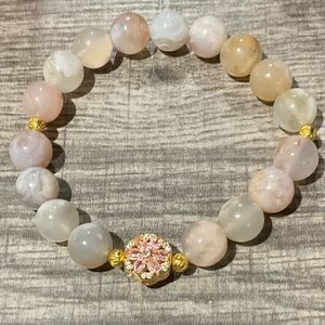 Elegant Gold and Cream Flower Agate Hand Crafted Crystal Bracelet